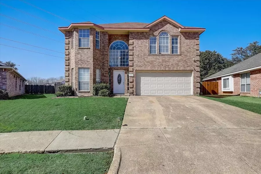 5708 Indian Hill Drive, Arlington, TX 76018