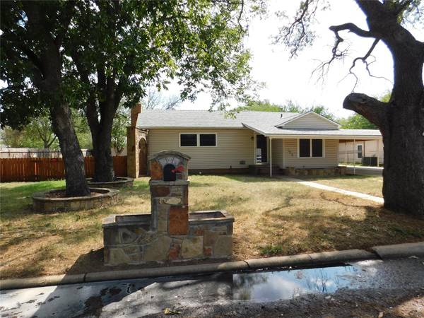 135 Summitt, Graham, TX 76450