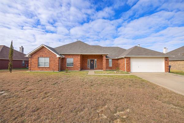 1015 Meadow Hill Drive, Lavon, TX 75166