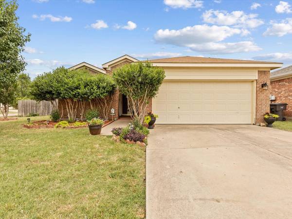 1001 Mckavett Drive, Fort Worth, TX 76140