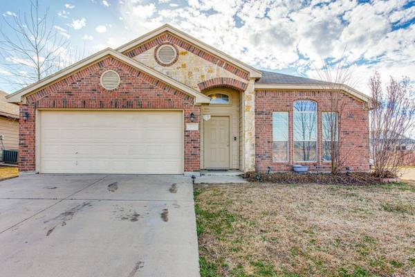 3100 Royal Crest Drive, Fort Worth, TX 76140