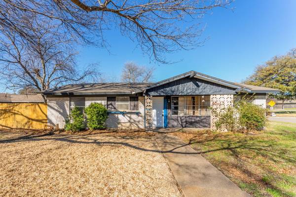 745 Pinehurst Drive, Richardson, TX 75080