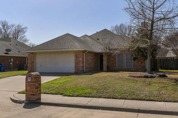 609 Columbia Avenue, Waxahachie, TX 75165