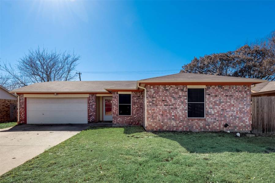 634 Plainview Drive, Mansfield, TX 76063