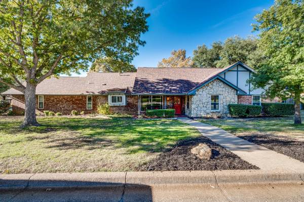 511 Eldoro Drive, Arlington, TX 76006