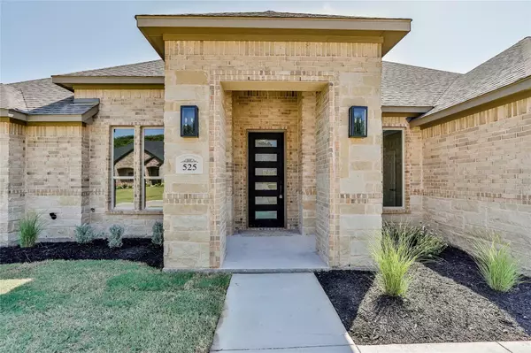 Azle, TX 76020,525 Woodland Drive