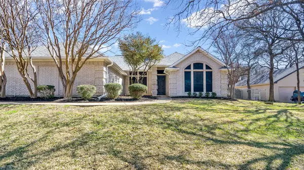 528 Forest Edge Street, Burleson, TX 76028