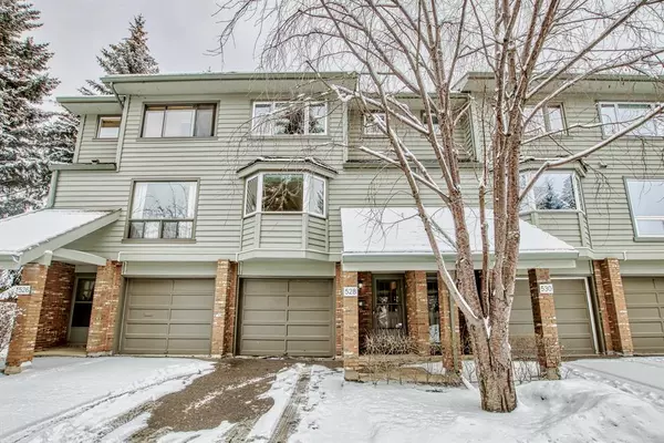 Calgary, AB T3B 5C5,528 Point Mckay GRV NW