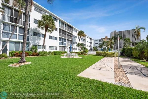 3221 NE 8th St  #305 F,  Pompano Beach,  FL 33062