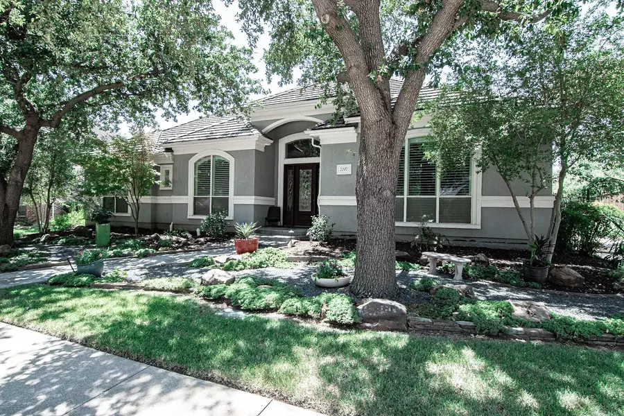 2007 Crockett Circle, Irving, TX 75038