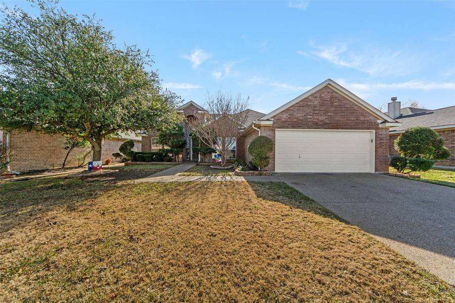 1125 Whispering Meadows, Crowley, TX 76036