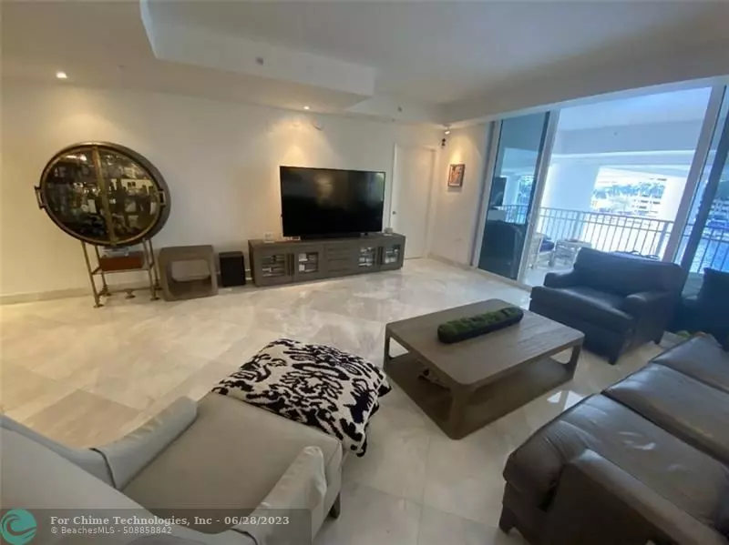 801 Brickell Key Blvd  #404, Miami, FL 33131