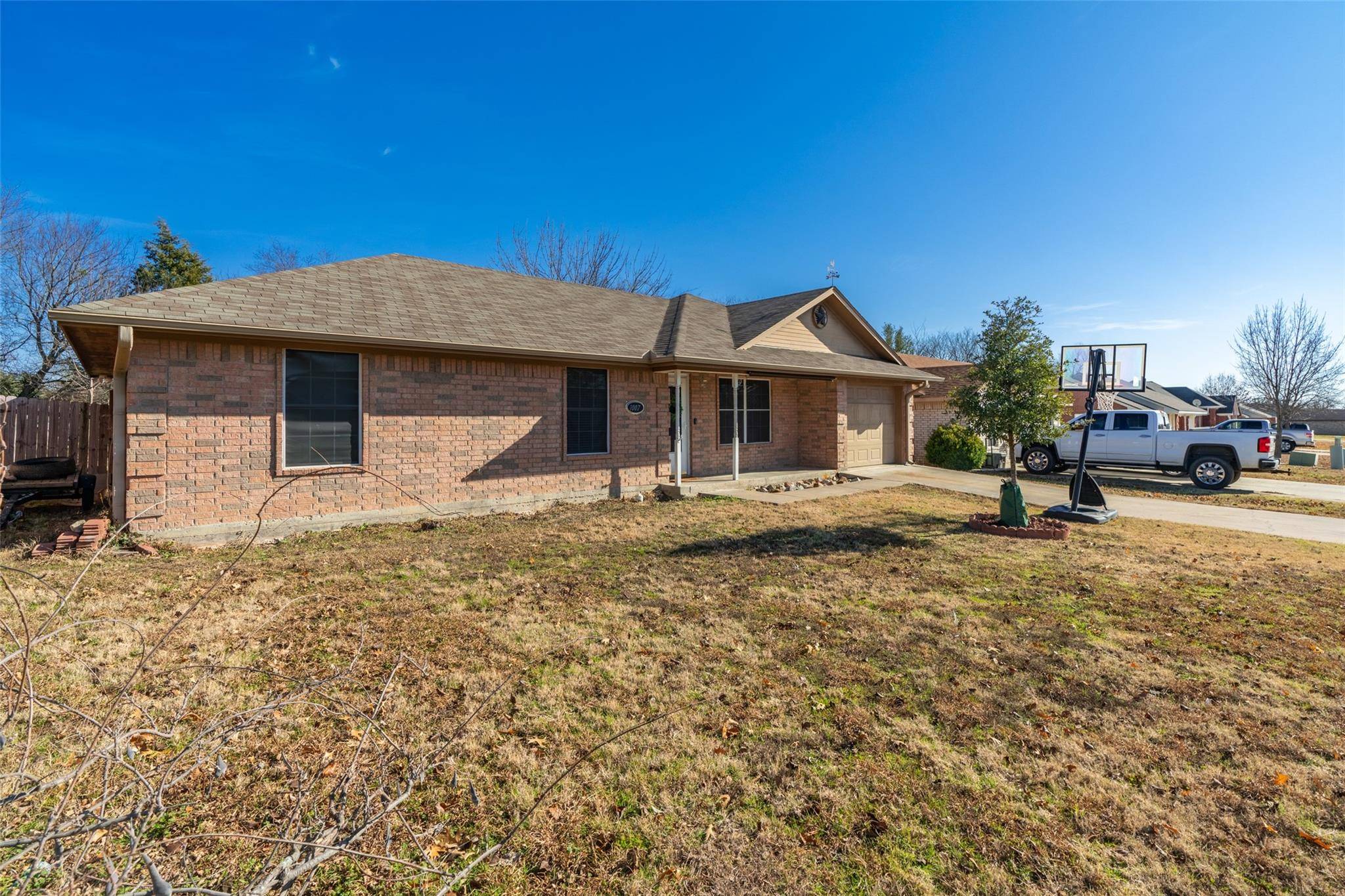 1007 Solomon Drive, Commerce, TX 75428