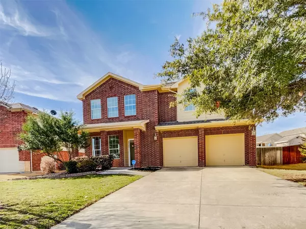 2908 Wakecrest Drive, Fort Worth, TX 76108