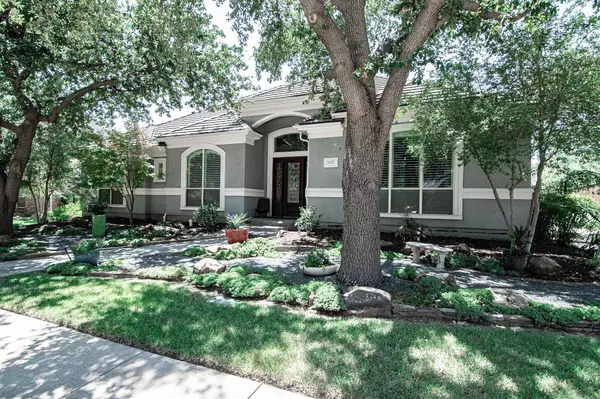 2007 Crockett Circle,  Irving,  TX 75038