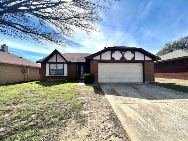 2725 Echo Point Drive, Fort Worth, TX 76123