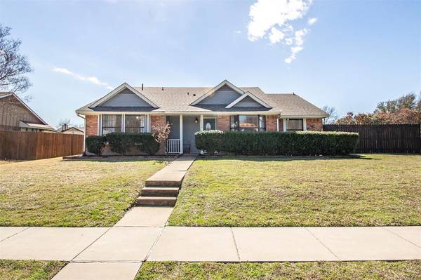 2400 Royal Oaks Drive,  Plano,  TX 75074