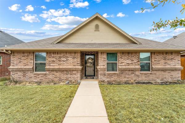 1114 Avendale Drive, Weatherford, TX 76086