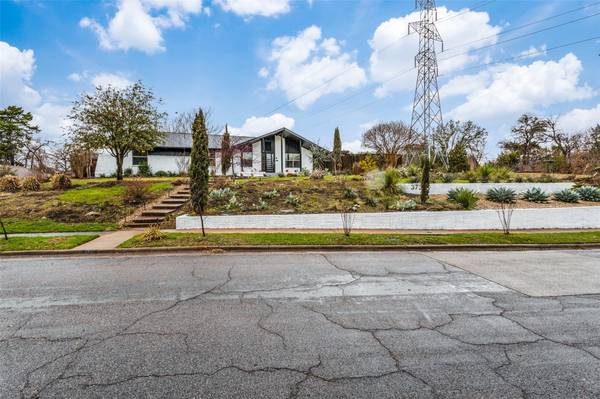 3737 cripple creek Drive,  Dallas,  TX 75224