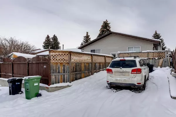 Calgary, AB T3K 1M1,119 Bedwood Bay NE