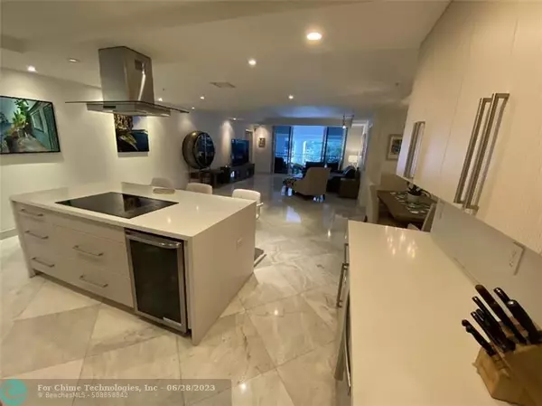 Miami, FL 33131,801 Brickell Key Blvd  #404