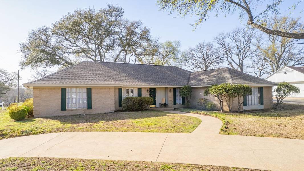 3323 Teakwood, Tyler, TX 75701