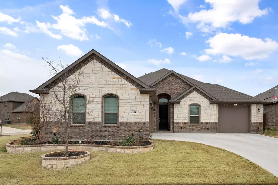 4402 Tall Meadow Court, Arlington, TX 76001