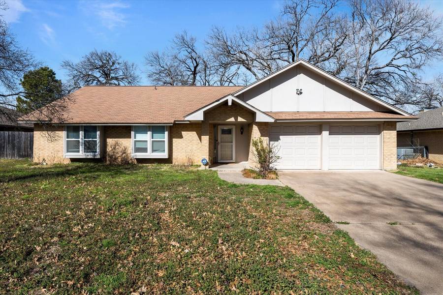 1813 Timberline Drive, Benbrook, TX 76126