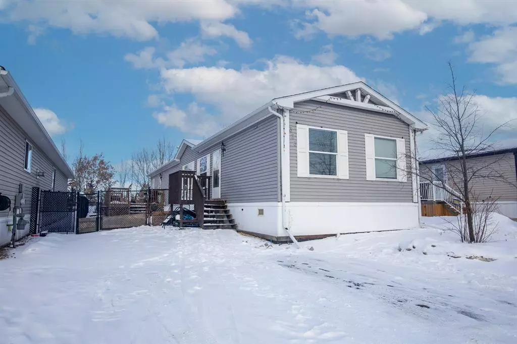 Grande Prairie, AB T8X 1P5,10615 88 ST #323