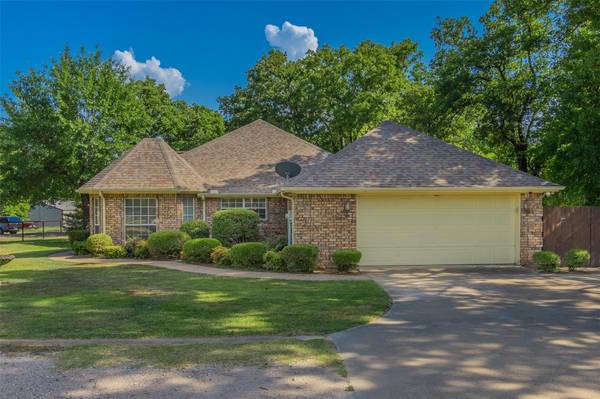 Quinlan, TX 75474,1819 Lake Highland W