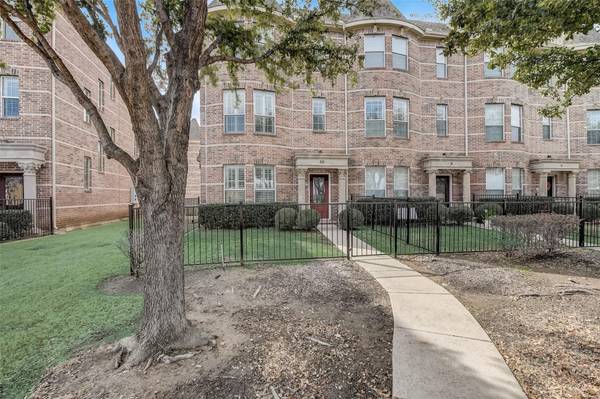 2500 Rockbrook Drive #10, Lewisville, TX 75067