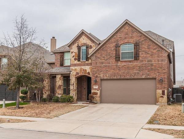 909 Albany Drive, Fort Worth, TX 76131