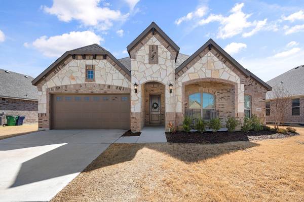 440 Strait Lane, Waxahachie, TX 75165