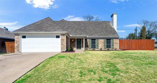 2700 Wentworth Drive, Grand Prairie, TX 75052