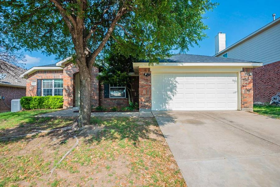 8520 Tribute Lane, Fort Worth, TX 76131