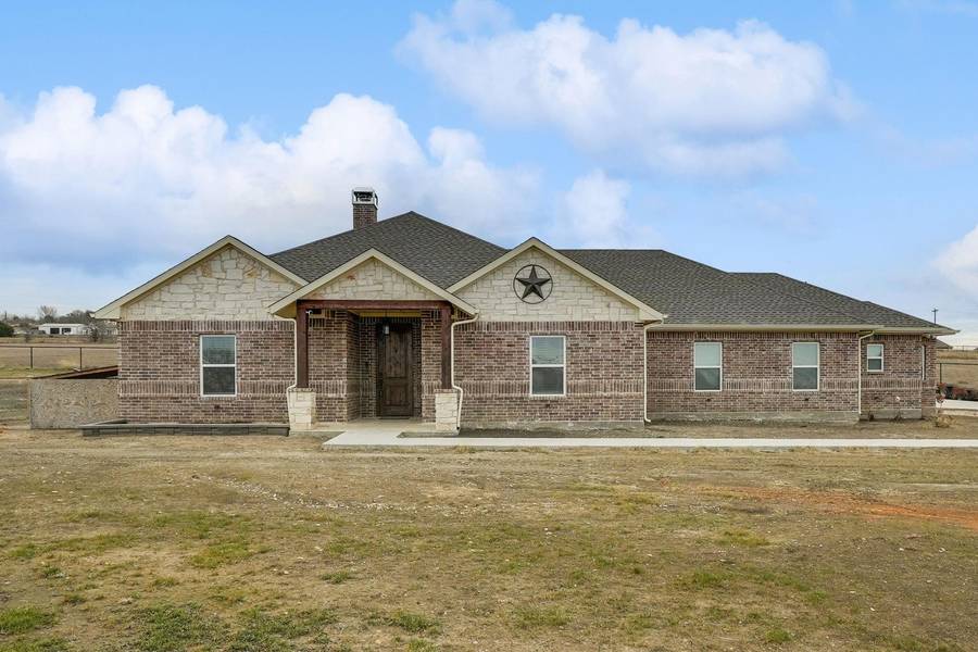 1044 Justin Drive, Springtown, TX 76082