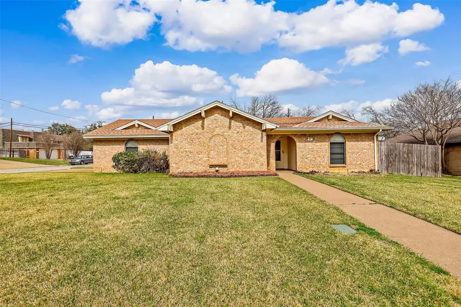 801 Springdale Road, Bedford, TX 76021