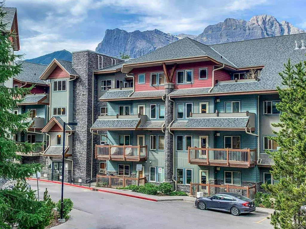 Canmore, AB T1W 0G2,101 Montane RD #402