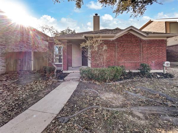 1004 Alameda Drive, Carrollton, TX 75007