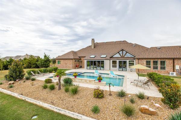 900 N Bluffview Drive, Lucas, TX 75002