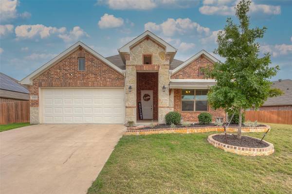 2561 Weatherford Heights Drive, Weatherford, TX 76087