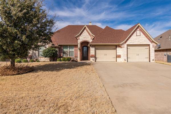 402 River Bank Lane, Granbury, TX 76049