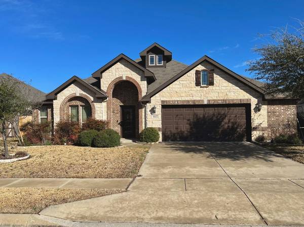 812 Forest Heights Drive, Fort Worth, TX 76036