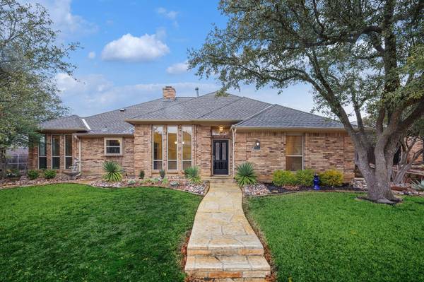 2205 Pine Thicket Lane, Bedford, TX 76021