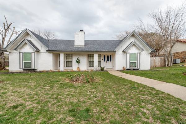 6701 Greenacres Drive, North Richland Hills, TX 76182