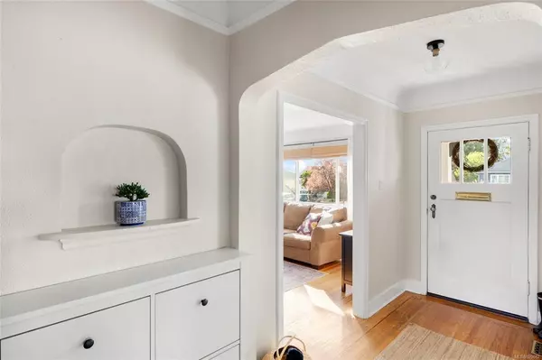 Saanich, BC V9A 1W8,3055 Earl Grey St