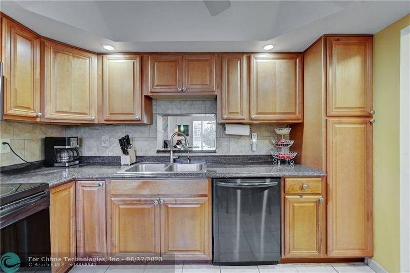 Dania Beach, FL 33004,141 SE 3rd Ave  #108