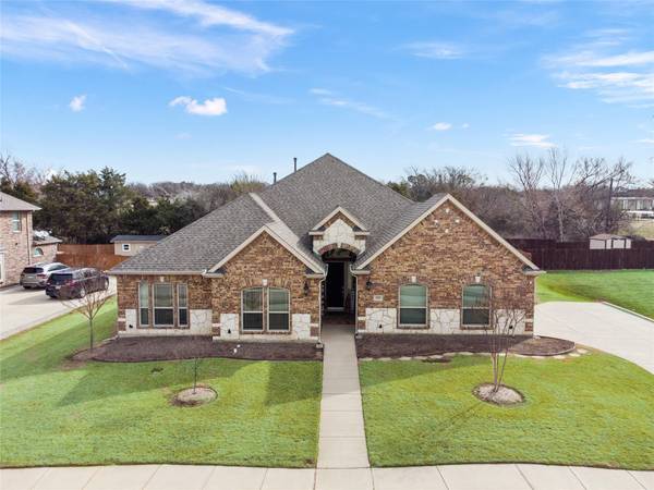 414 Caymus Street, Kennedale, TX 76060