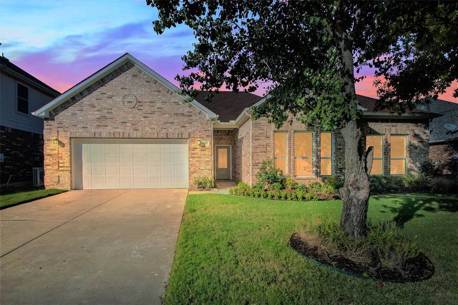 4407 Grassy Glen Drive, Corinth, TX 76208