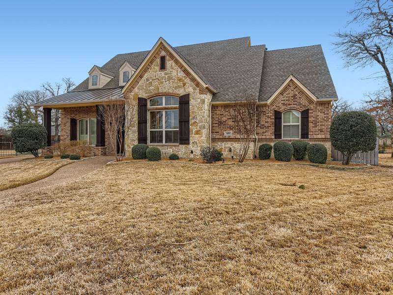 401 Hunter Bend Drive, Mansfield, TX 76063